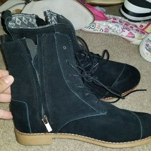 TOMS boots